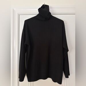 H&M Premium 100% cashmere oversized sweater in classic black, size XS.